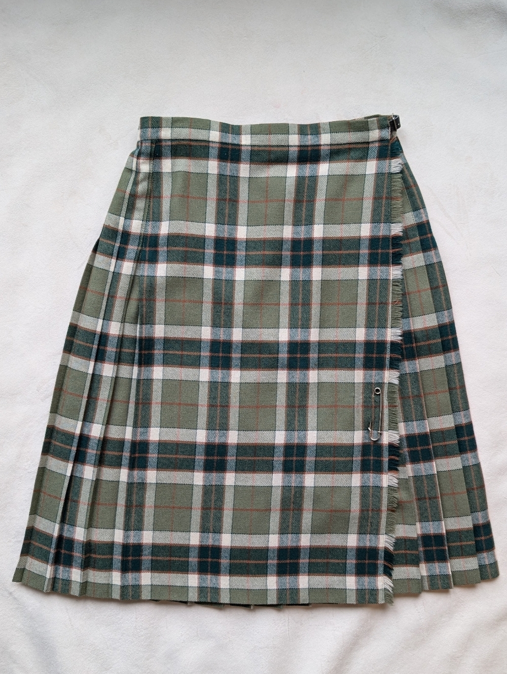 Vintage Pure New Wool Plaid Kilt Skirt Green Tartan Pleated Size 16 Fits Smaller